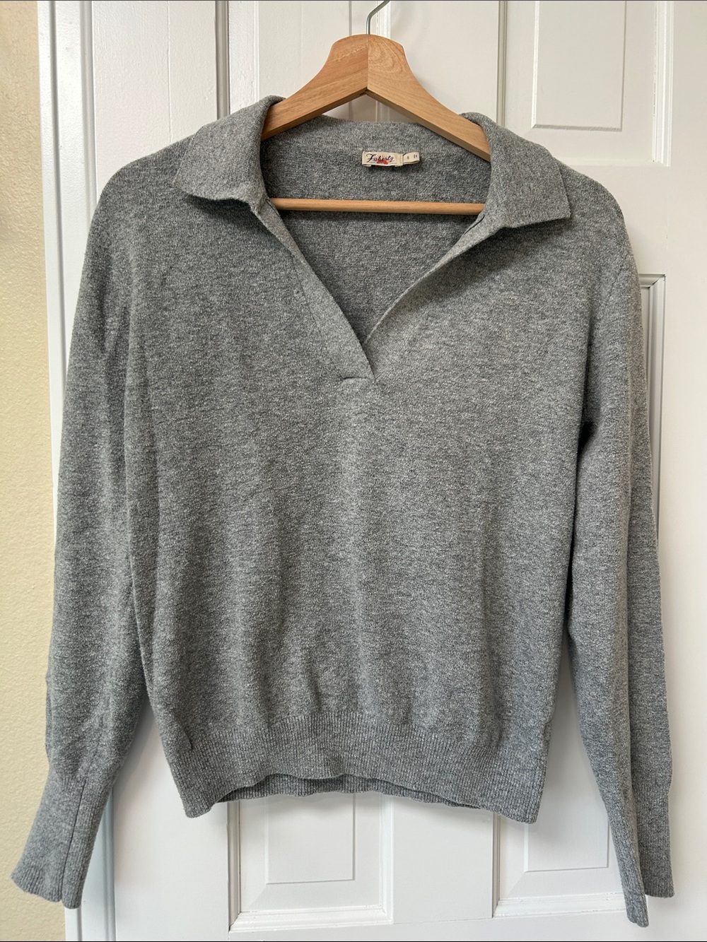 Faherty Sz S Gray Collared Sweater